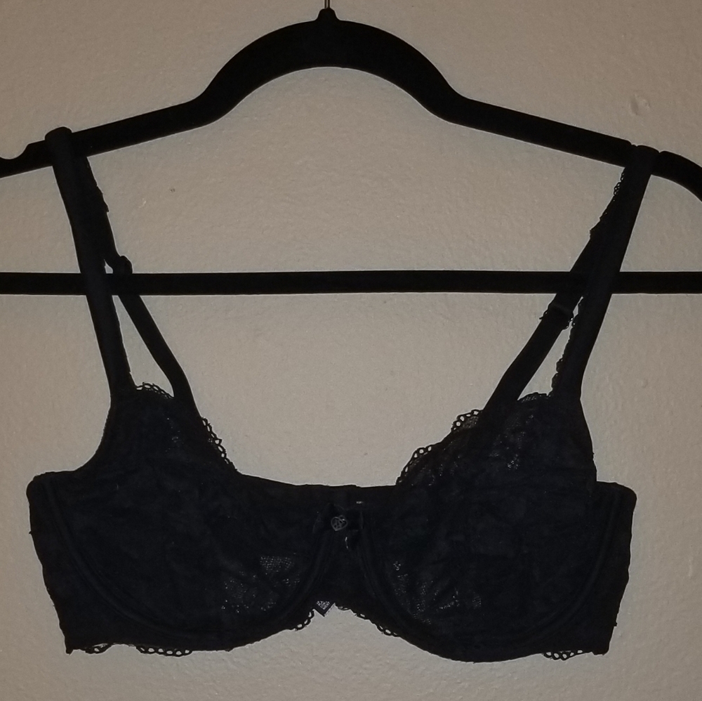 Black VS Bra